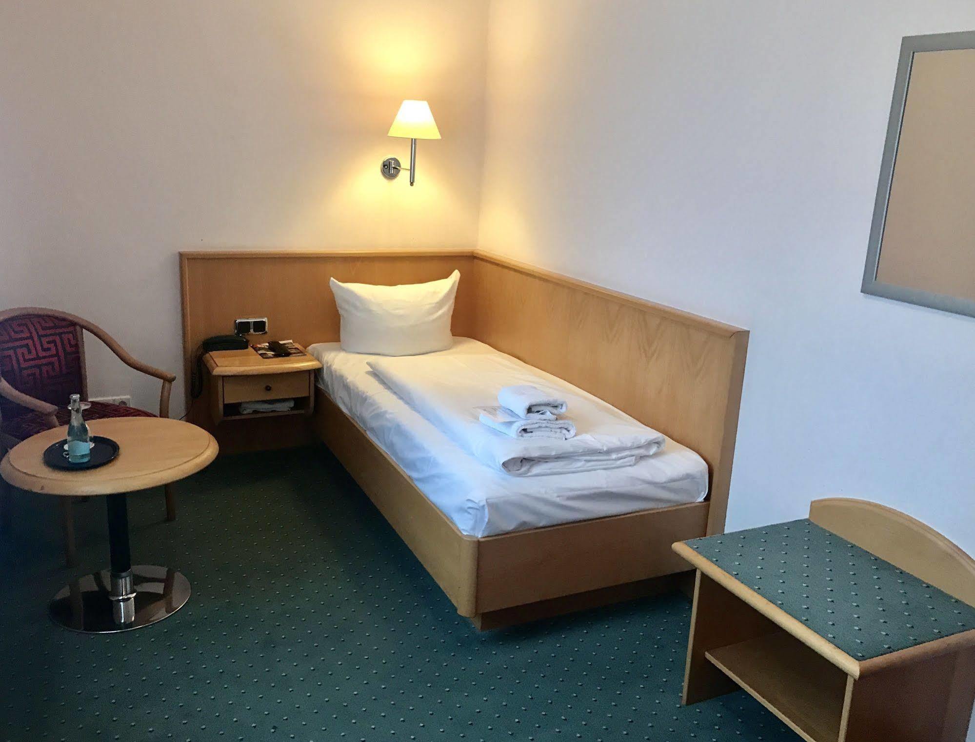 צוסן Hotel Berlin - Greenline Hotel מראה חיצוני תמונה